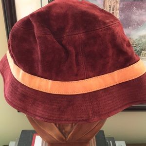 Coach red suede bucket hat - size X/L